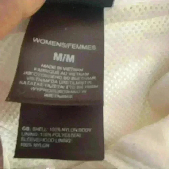 The North face women’s white light jacket size Medium - Picture 4 of 8